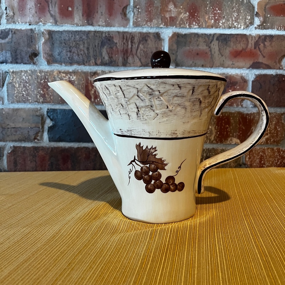 Bella Casa by Ganz Ceramic Teapot with Grapes no chips or cracks